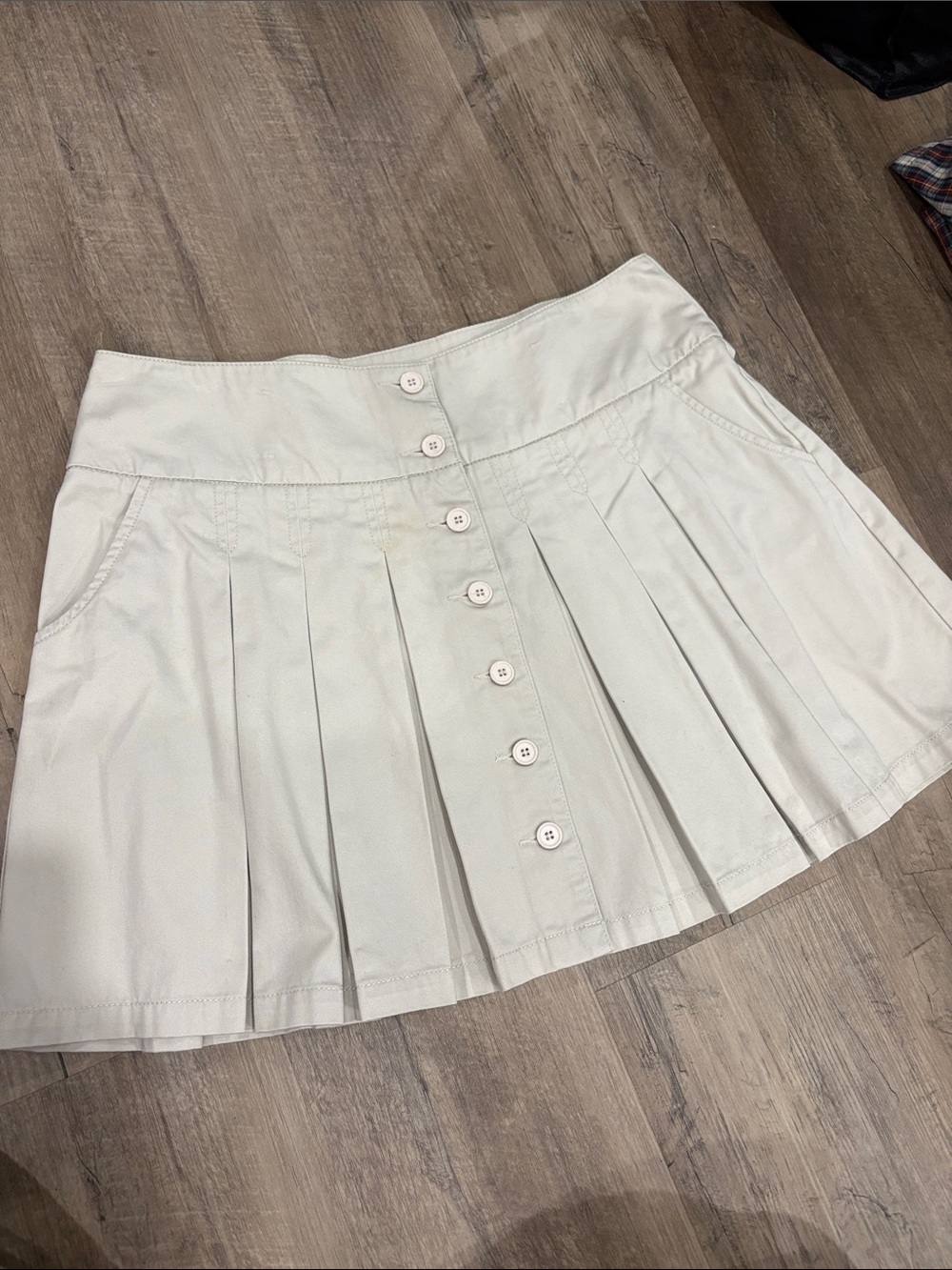 Y2K Women's Light Tan Cream Pleated Button-Front Skirt
